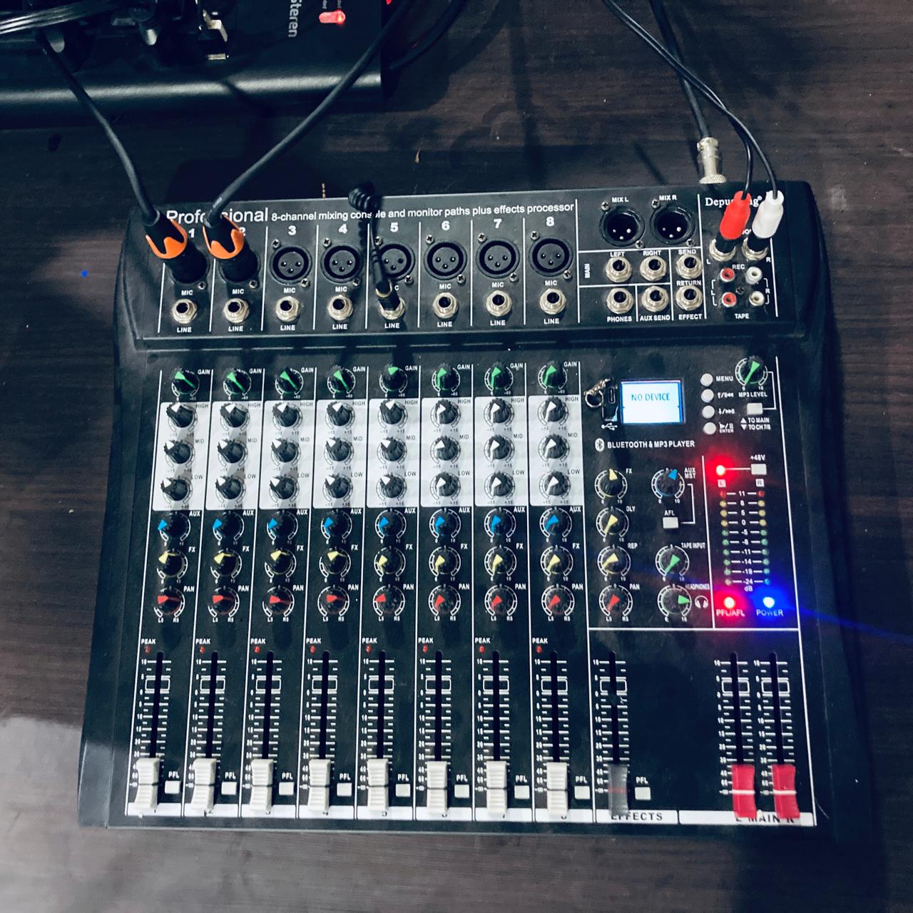Consola de 8 canales